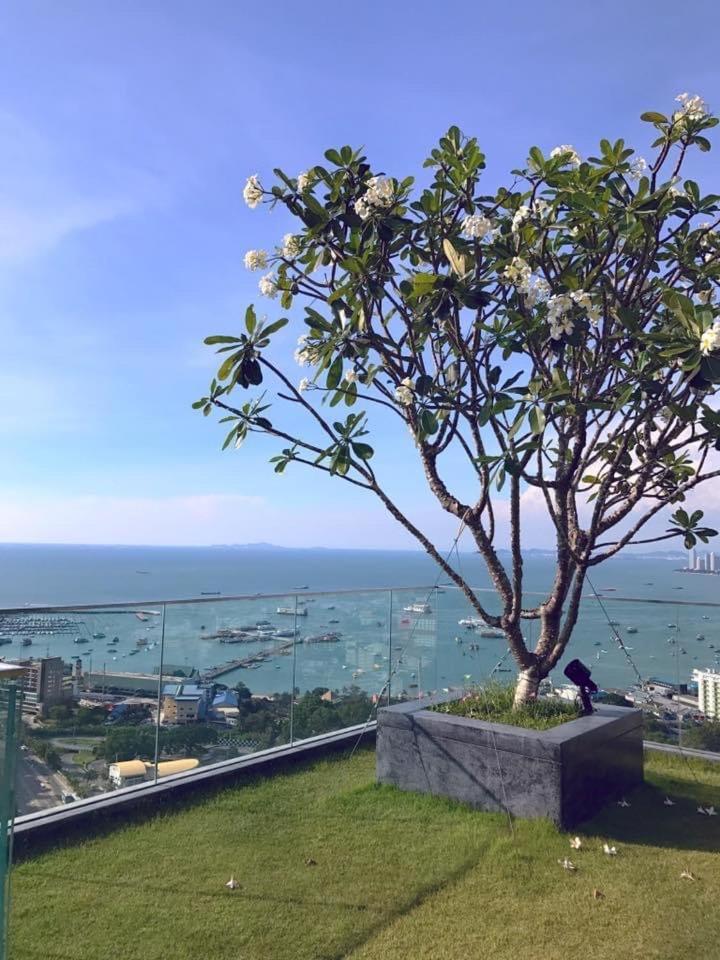 Unixx Condo Pattaya Near Walking Street Exterior photo
